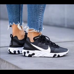 Women’s Nike React element 55 black sz 9